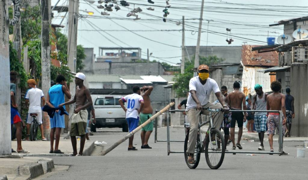 Nigeria, el barrio de Guayaquil que le corretea a la pandemia y el hambre