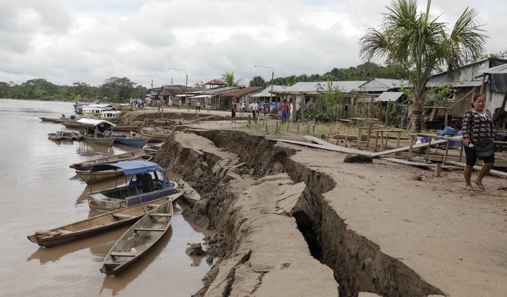 2 muertos y 15 heridos en balance por sismo en Perú