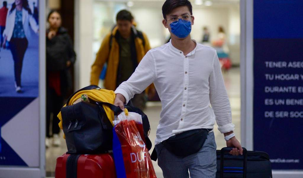 Refuerzan controles en aeropuertos de Quito y Guayaquil por coronavirus