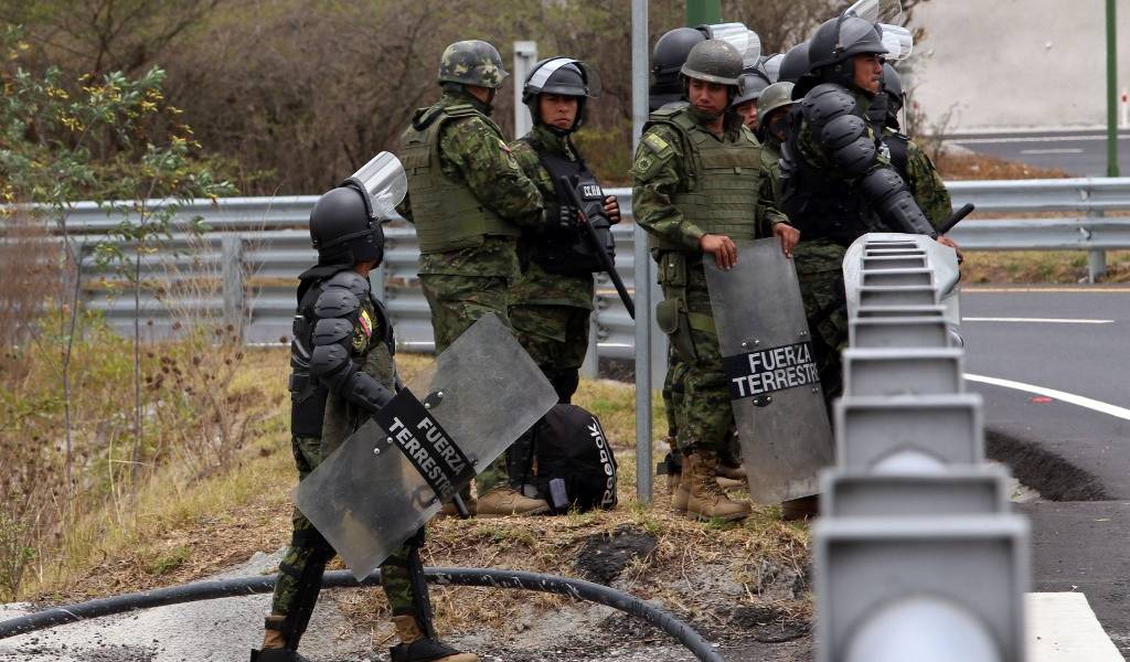53 militares retenidos en Chimborazo e Imbabura