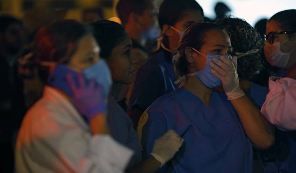Incendio en hospital de Rio de Janeiro deja un muerto y desata el caos