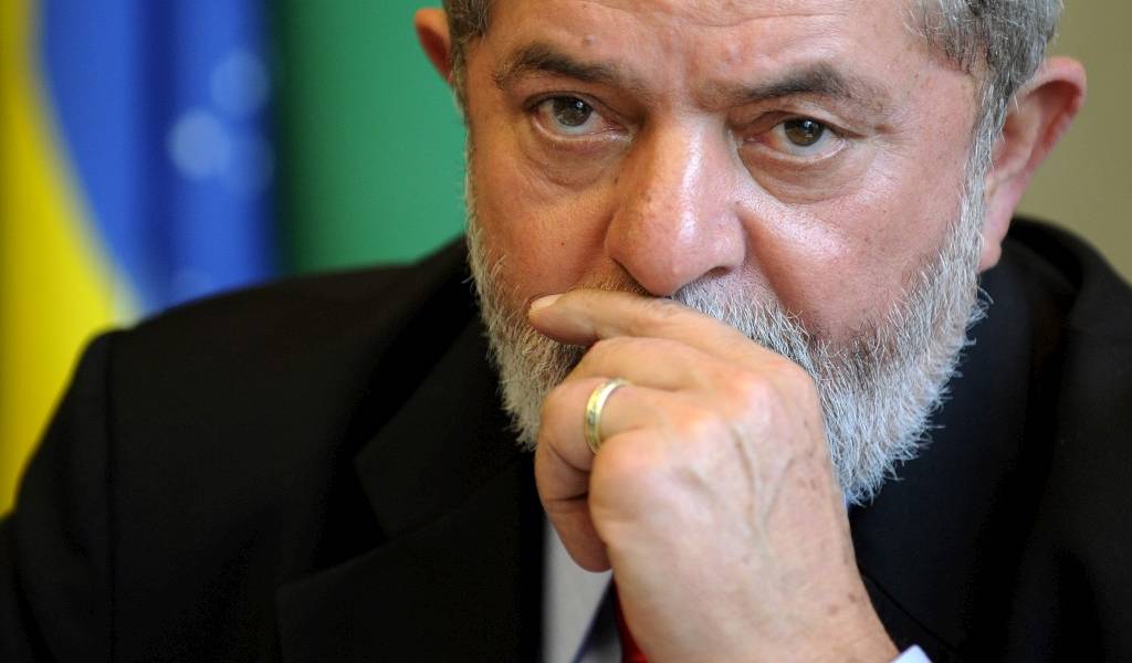Expresidente Lula abandona la comisaría tras concluir su declaración