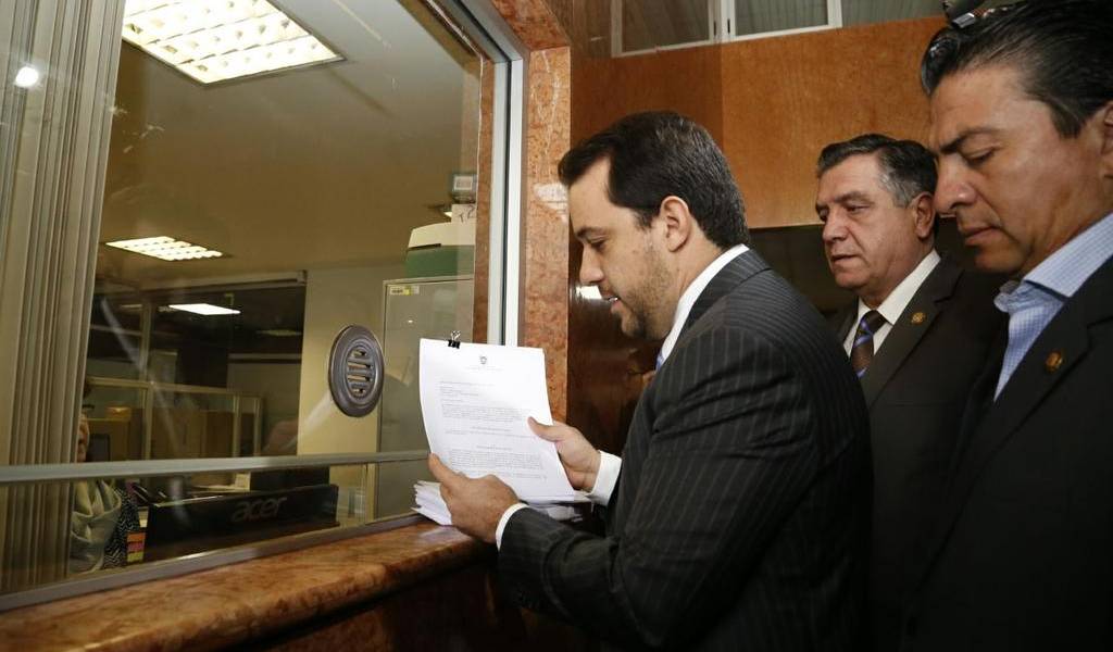 Bloque de CREO entrega pedido para enjuiciar a vicepresidente Jorge Glas