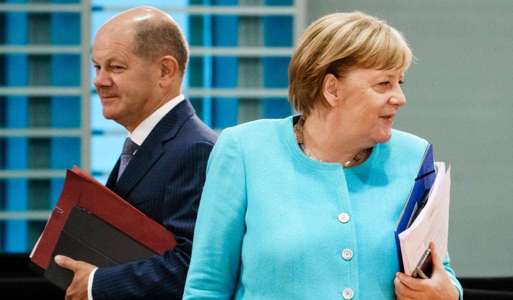 Merkel ha felicitado al socialdemócrata Scholz por su éxito electoral