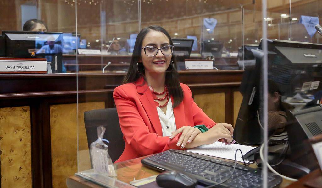 Asambleísta alterna Rocío Yépez denuncia que trataron de secuestrarla