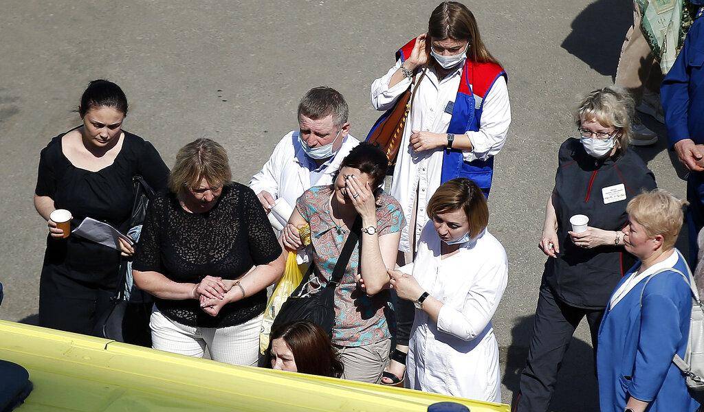 Adolescente abre fuego en escuela primaria rusa: 9 muertos