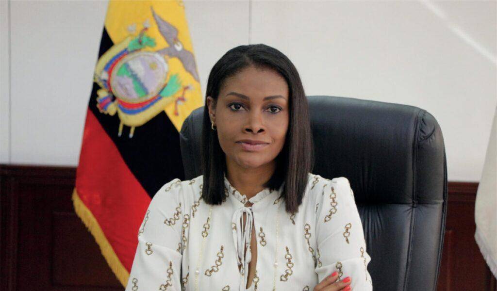 Entre críticas y elogios se despide Diana Salazar de la Fiscalía General del Estado