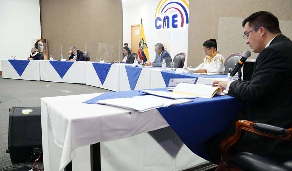 Movimiento que apoya a Álvaro Noboa denuncia a 4 consejeros del CNE