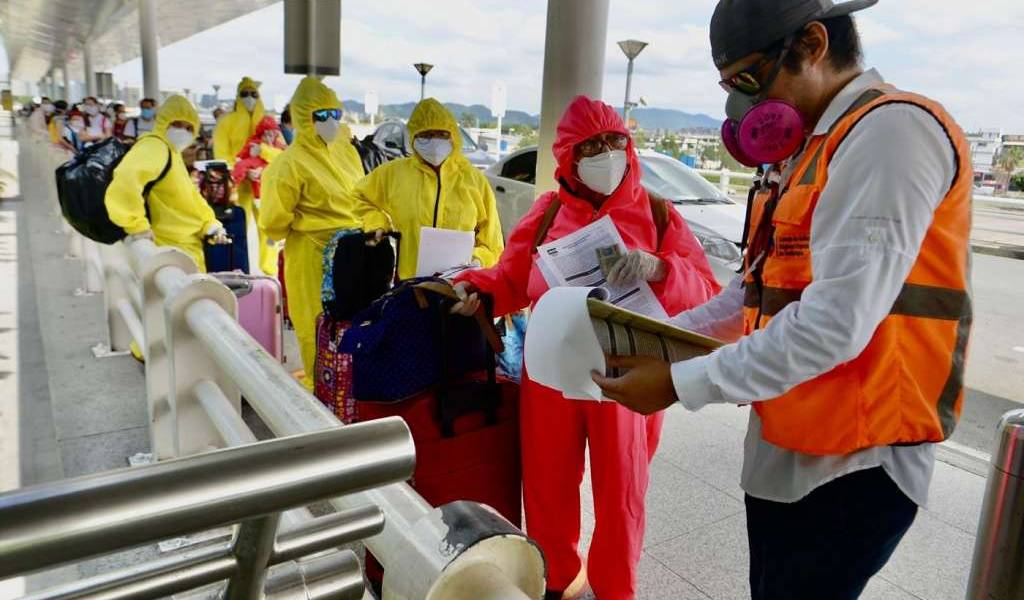 Controversia por controles a pasajeros en aeropuerto de Guayaquil