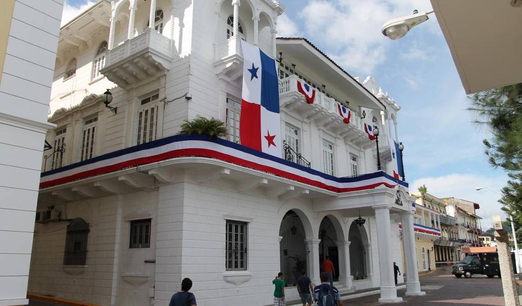 Panamá cooperará con la justicia en escándalo mundial por blanqueo