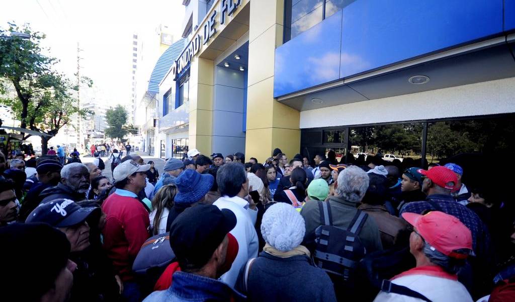 Ciudadanos cubanos esperan en Flagrancia decisión sobre su estatus