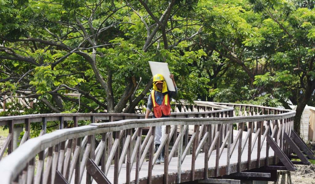 Todo listo para la apertura del puente peatonal entre Guayaquil y la isla Santay