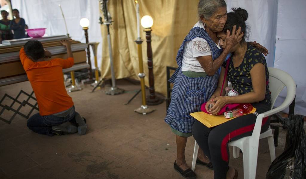 Se escabullen para buscar a familiares en Guatemala