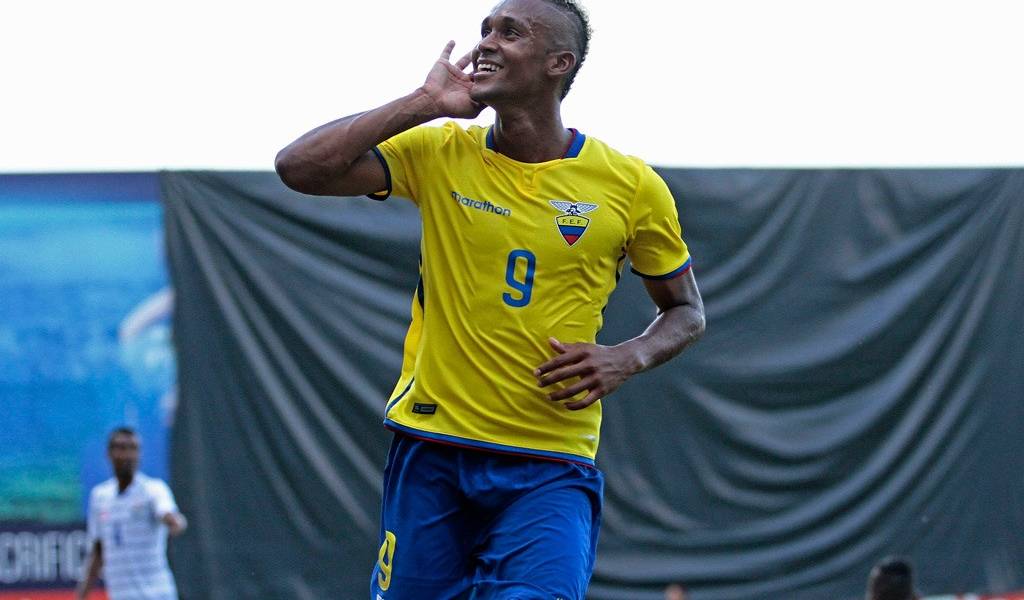 Fidel Martínez reemplazará a Ángel Mena si no se recupera