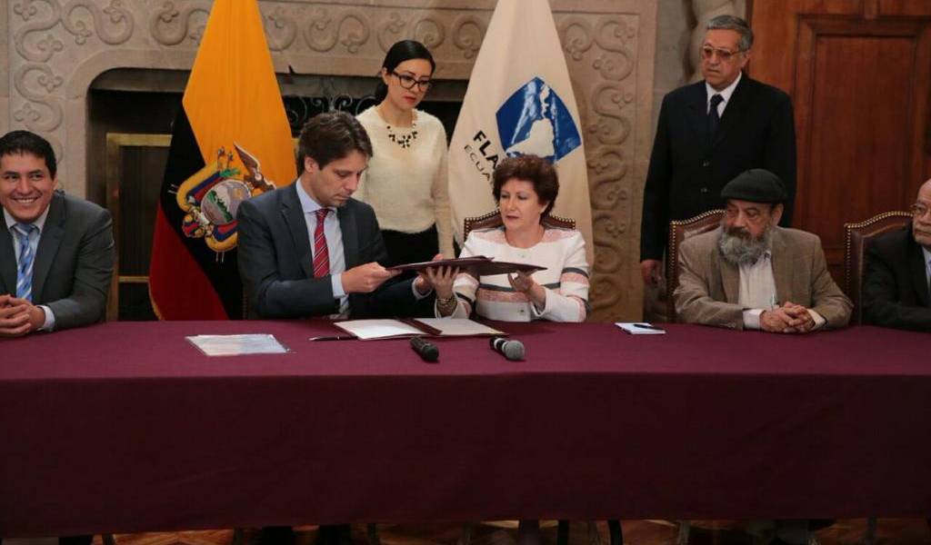 Gobierno llega a acuerdo con la Flacso, U. Andina demandará al Estado