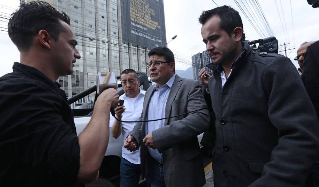 Casi cien personalidades respaldan a Fundamedios