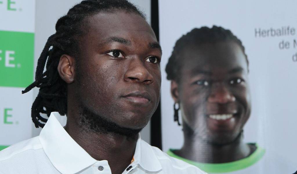 Felipe Caicedo visitó el Molinuco junto a su novia