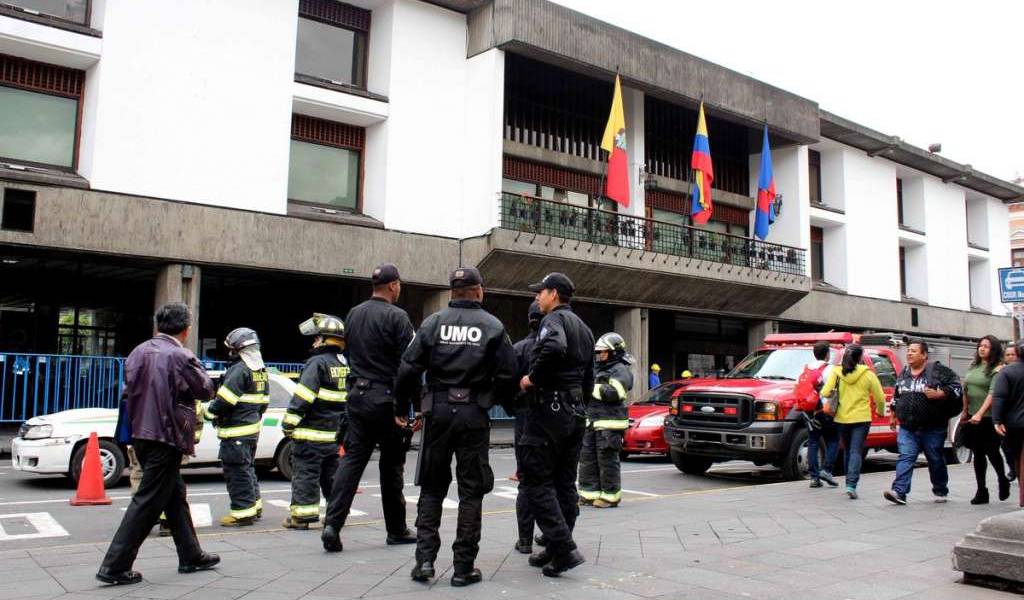 Falsa amenaza de bomba alertó a los ciudadanos en el Municipio de Quito
