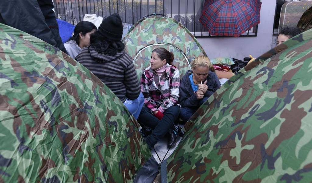 Ciudadanos cubanos presionan con plantón su pase a México y EE.UU.