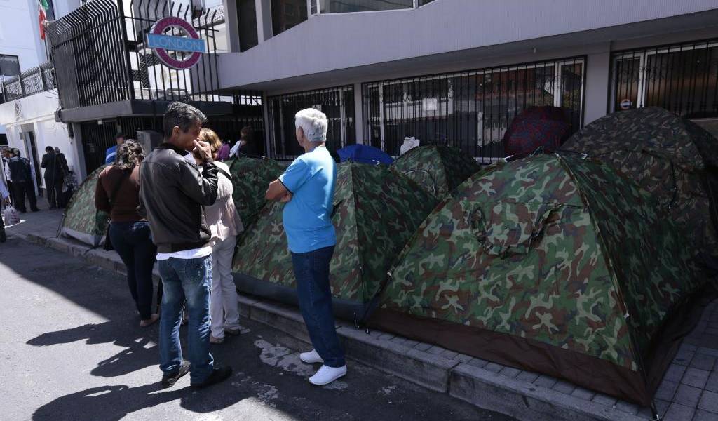 Ciudadanos cubanos presionan con plantón su pase a México y EE.UU.