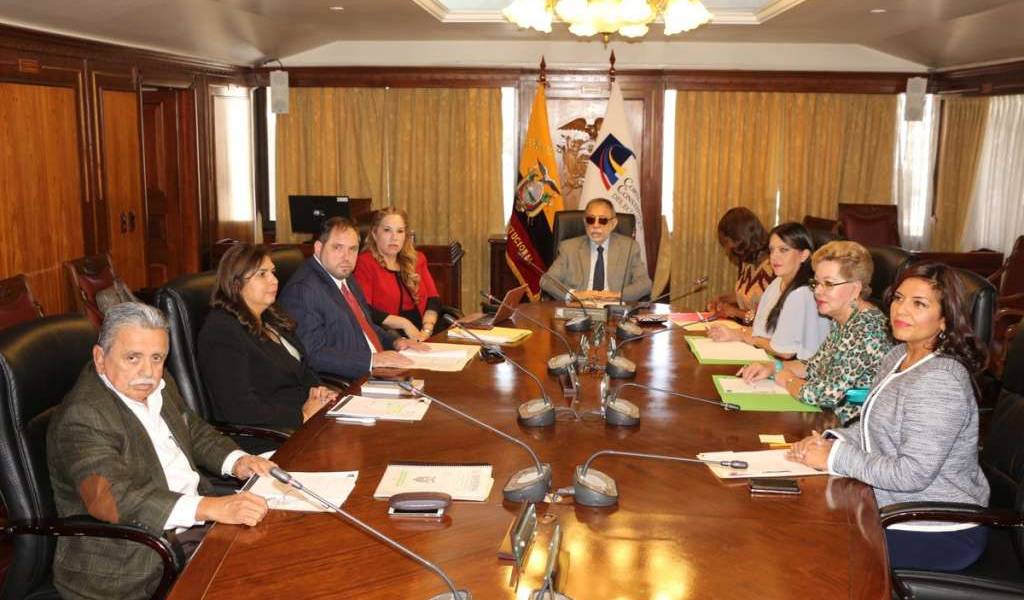 Juez constitucional Manuel Viteri presentará informe sobre juicio político a Glas