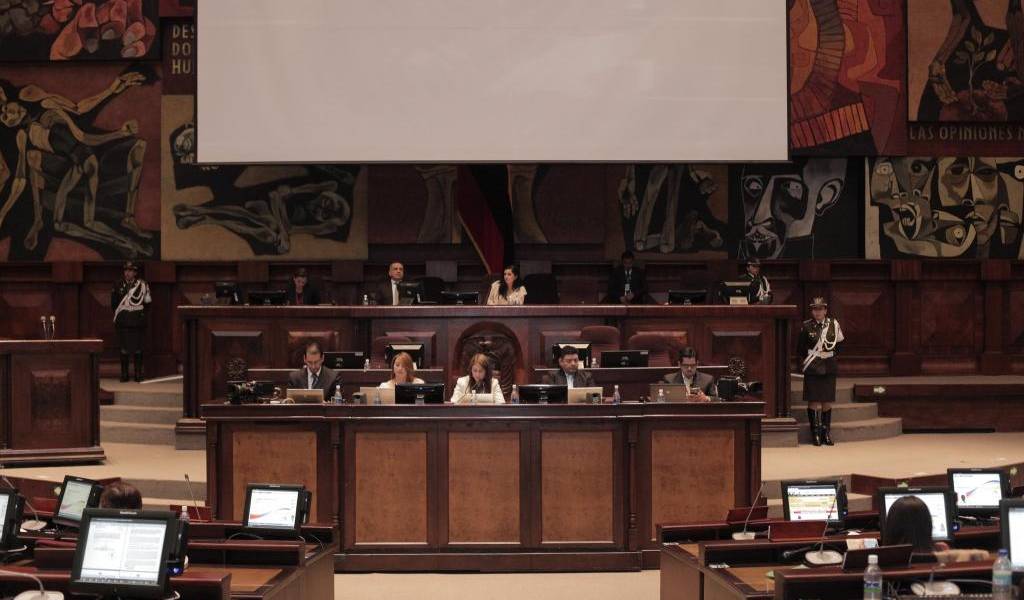 63 asambleístas no donaron el 10 % de sus sueldos para damnificados
