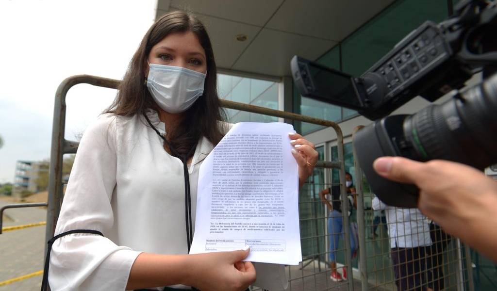 Defensoría demanda al IESS por escasez de medicina para pacientes con VIH