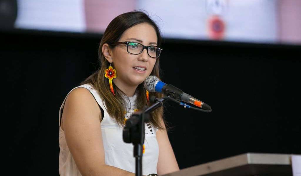 CAL califica juicio político a ministra Espinosa