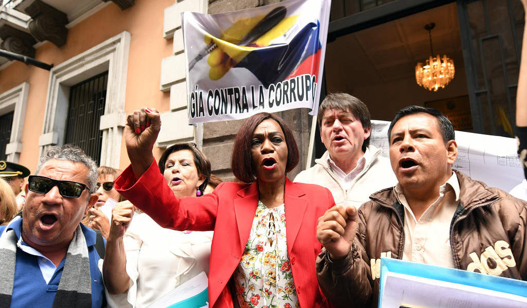 Mae Montaño y Colectivo Ciudadano presentan solicitud de consulta popular