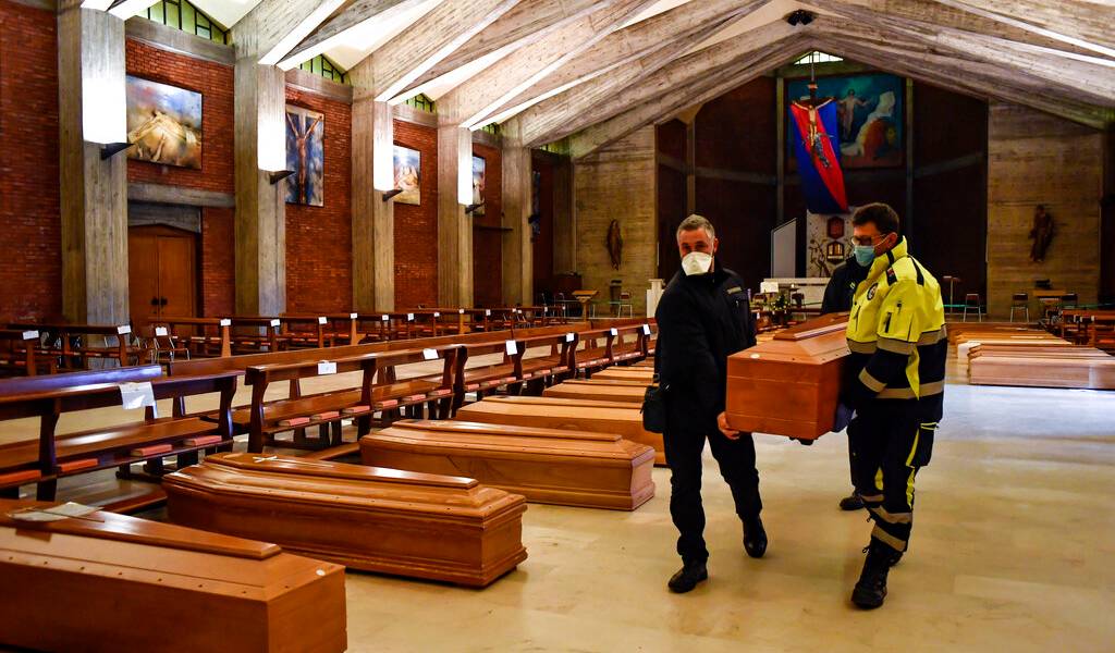 Cerca de 1.000 muertos en 24 horas en Italia