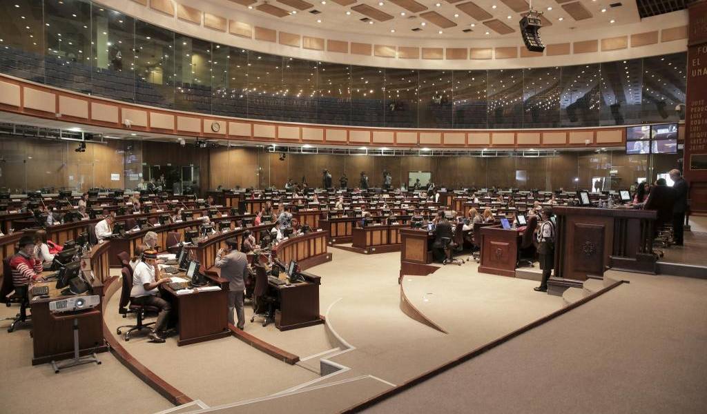 Aprueban en Asamblea ley de extinción de 13 universidades cerradas en 2012