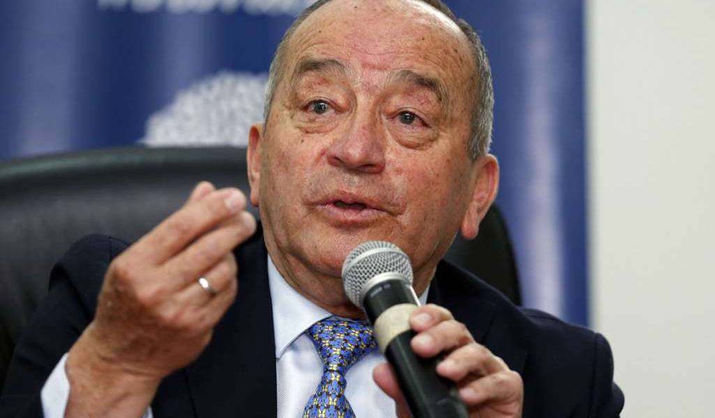 Ministro niega vínculos de Topic con Arcotel