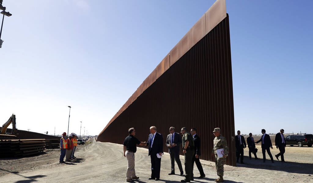 Pentágono libera $3.800 millones más para muro de EEUU con México