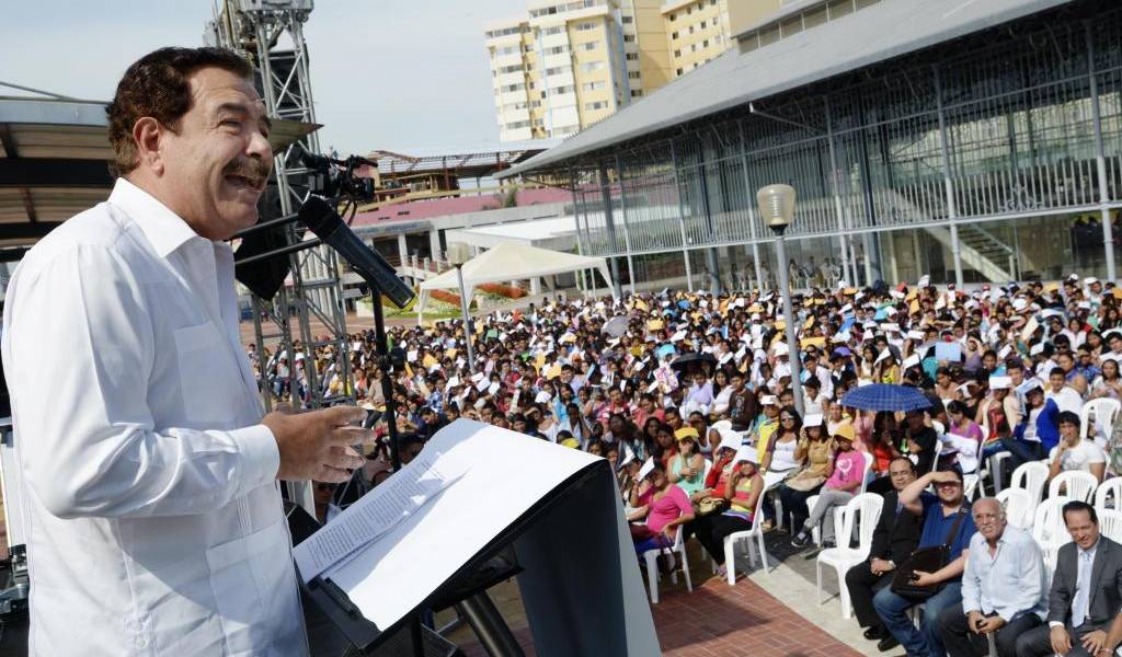 4.000 &#039;bachilleres digitales&#039; de Guayaquil recibieron tablets