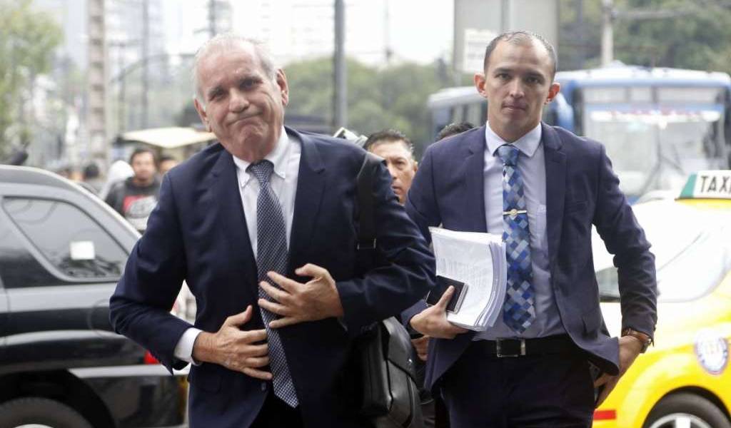 Cuesta asegura que recibió &quot;pedidos&quot; de varias personas