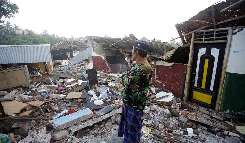Terremoto de magnitud 7,5 sacude el centro de Indonesia