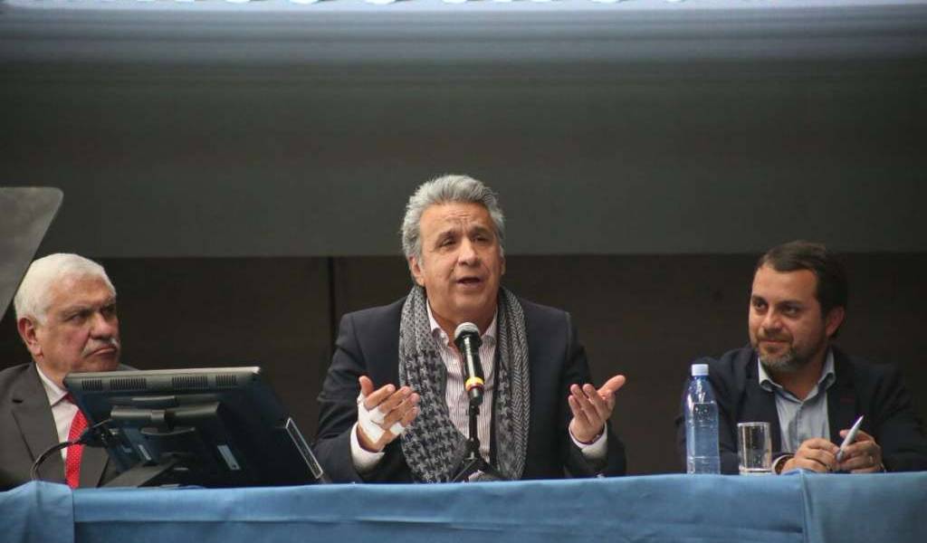 Moreno suscribió convenio para tranvía de Cuenca y evitó hablar de crisis AP