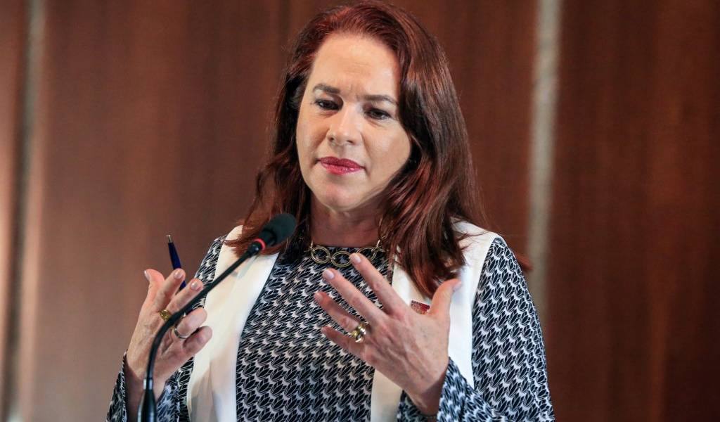 Excanciller Espinosa pide archivar juicio político