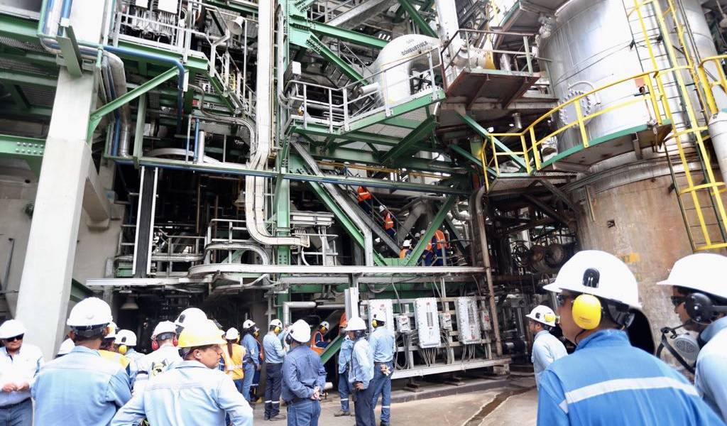 Analizan paso de Refinería Esmeraldas a sector privado
