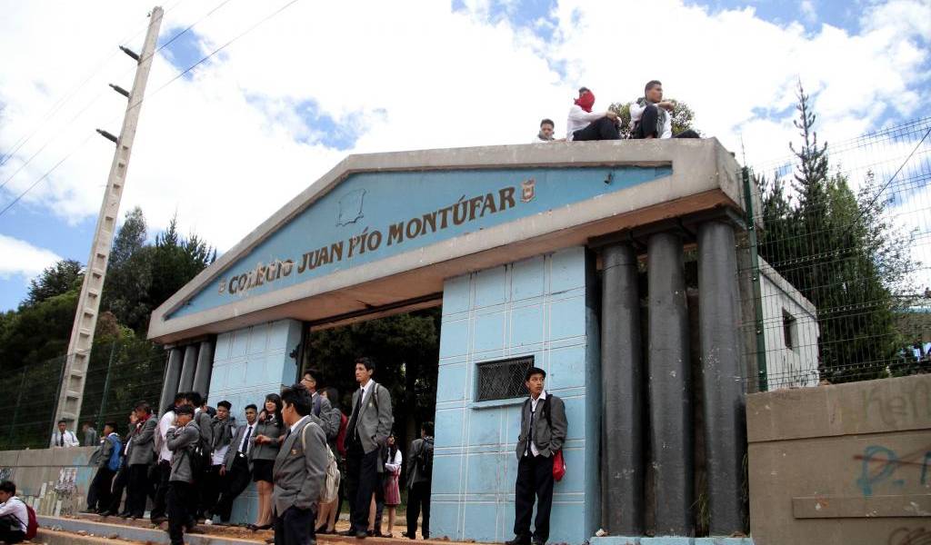 Incidentes marcan protesta de estudiantes del colegio Montúfar