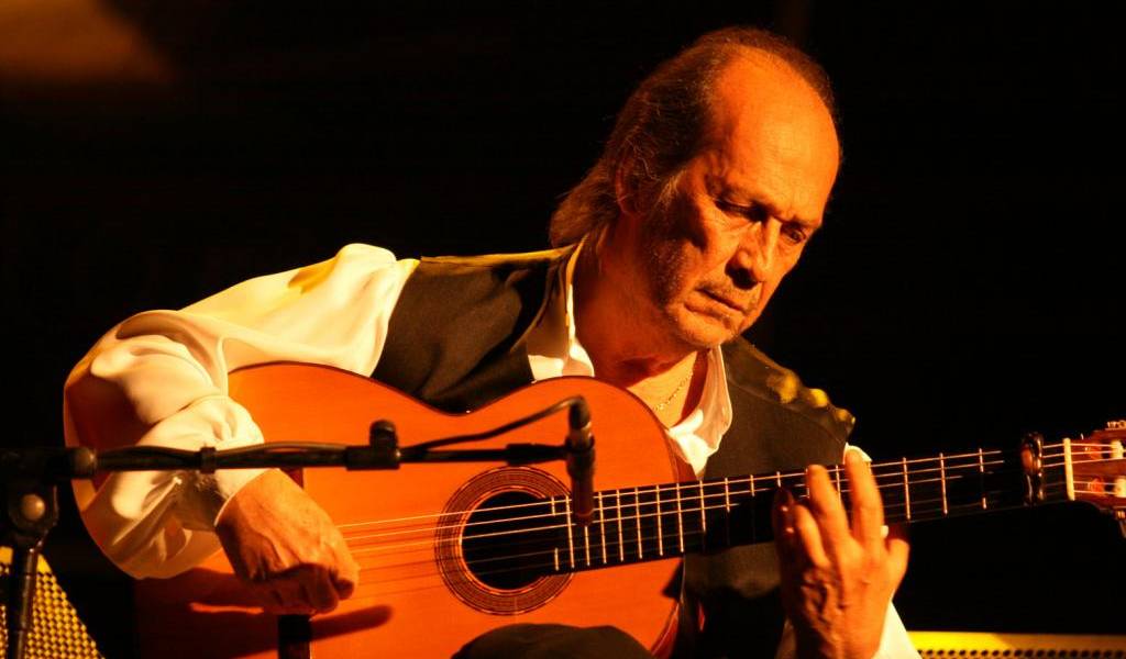 Guitarrista español Paco de Lucía regresa a los escenarios