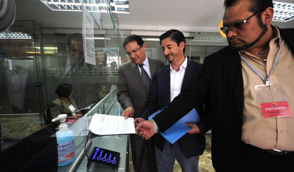 17 agrupaciones políticas exigen imparcialidad ante el CNE