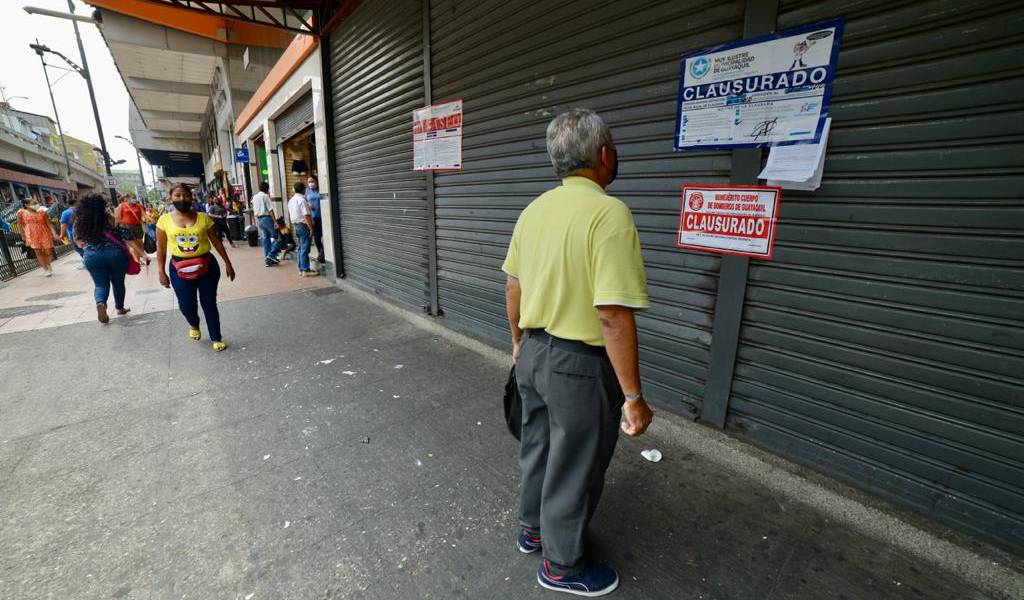 Más de 100 bodegas clandestinas fueron clausuradas en La Bahía
