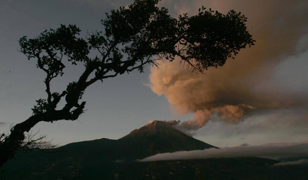 Hubo movilización voluntaria por actividad alta del Tungurahua