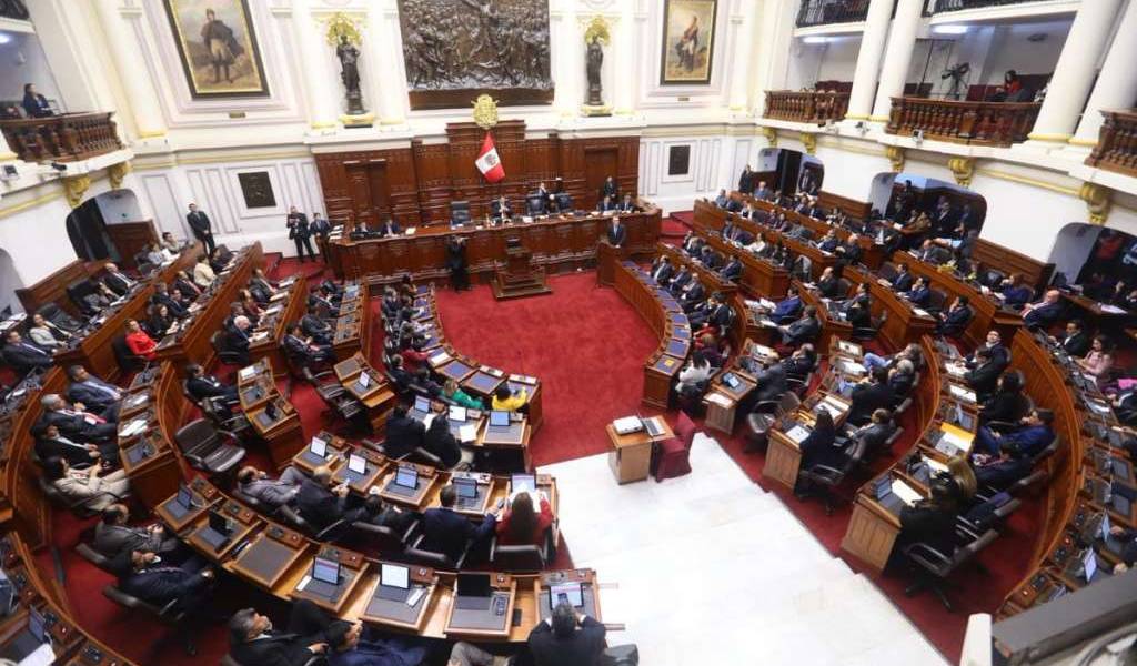 Congreso peruano reanuda debate que podría disolverlo