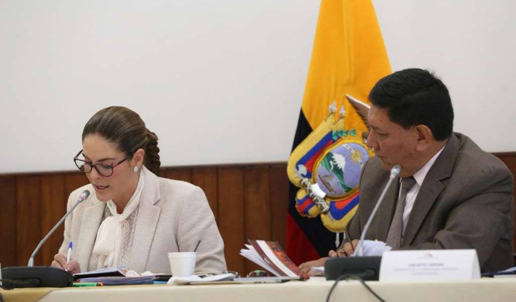 Comisión ocasional aprueba no sancionar a Cabezas