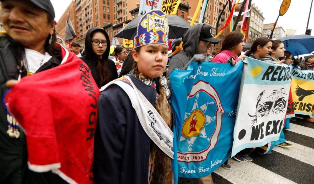 Indígenas protestan frente a la Casa Blanca contra de polémico oleoducto