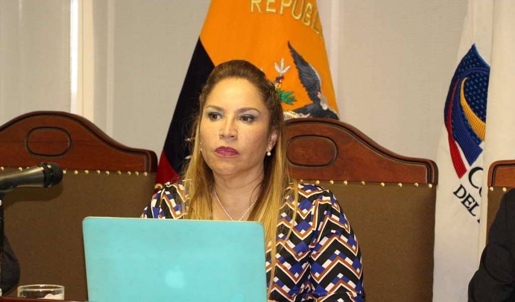 Celec pagó renta de oficina paralela de Pamela Martínez