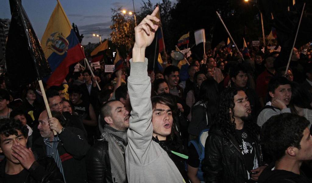 Cuarto día de protestas a favor y en contra del Gobierno en ‪‎Quito‬