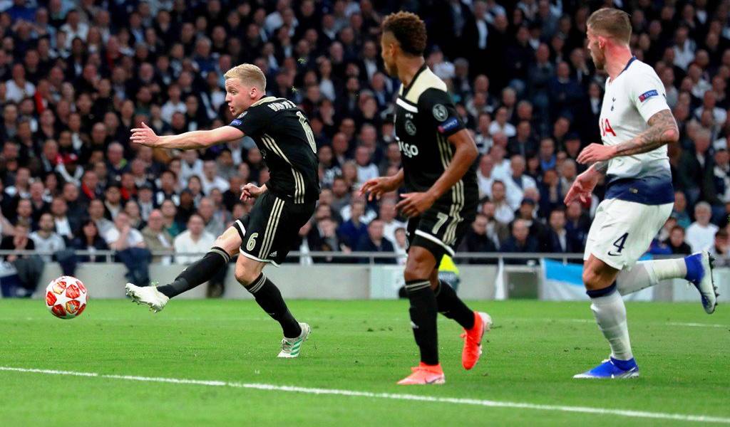Ajax venció como visitante al Tottenham